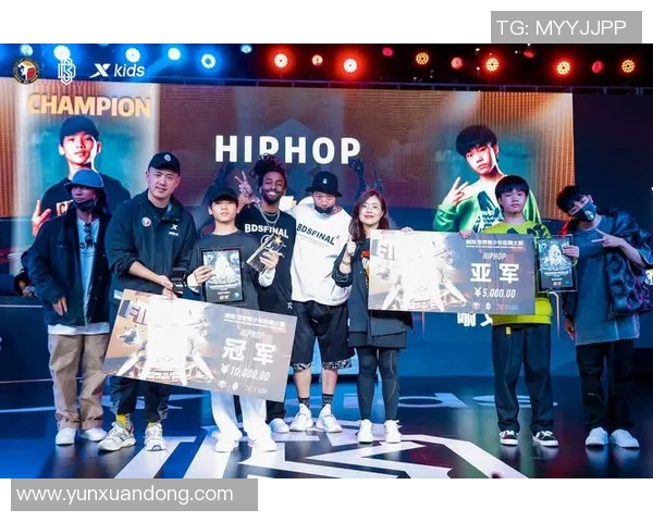 全国街舞大赛特别报道:见证北京飞盘队从默默无闻到耀眼舞台的成长历程 全国街舞大赛特别报道:见证北京飞盘队从默默无闻到耀眼舞台的成长历程