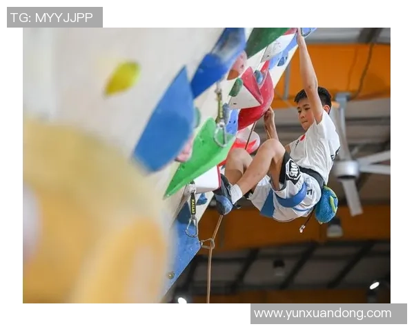 成都攀岩队探索边路渗透新战术推动攀岩运动发展与创新